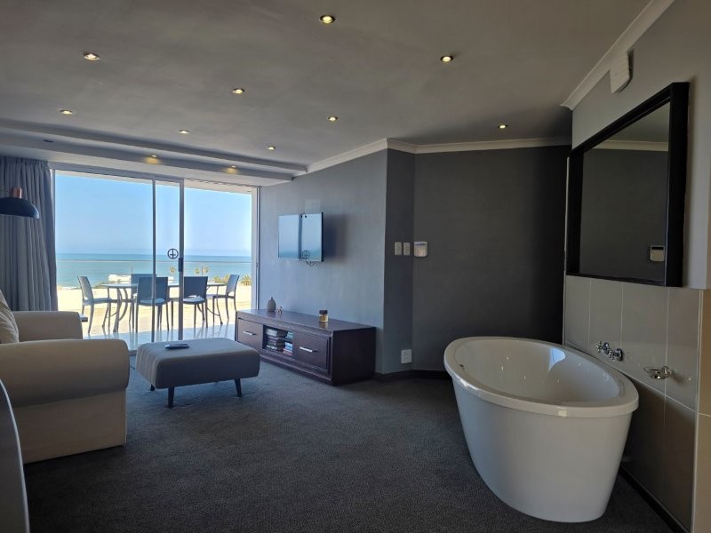 5 Bedroom Property for Sale in Jeffreys Bay Central Eastern Cape